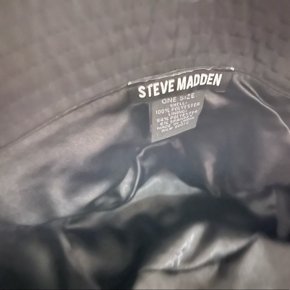 NWT Steve Madden Satin Lined Nylon Bucket Hat - Picture 4 of 4